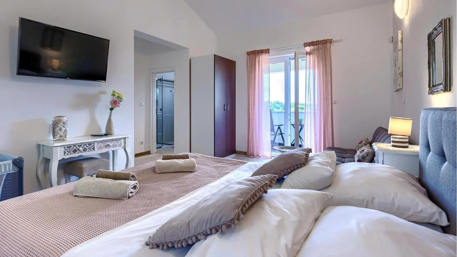 Villa Augusta Tomisici Vakantiehuis
